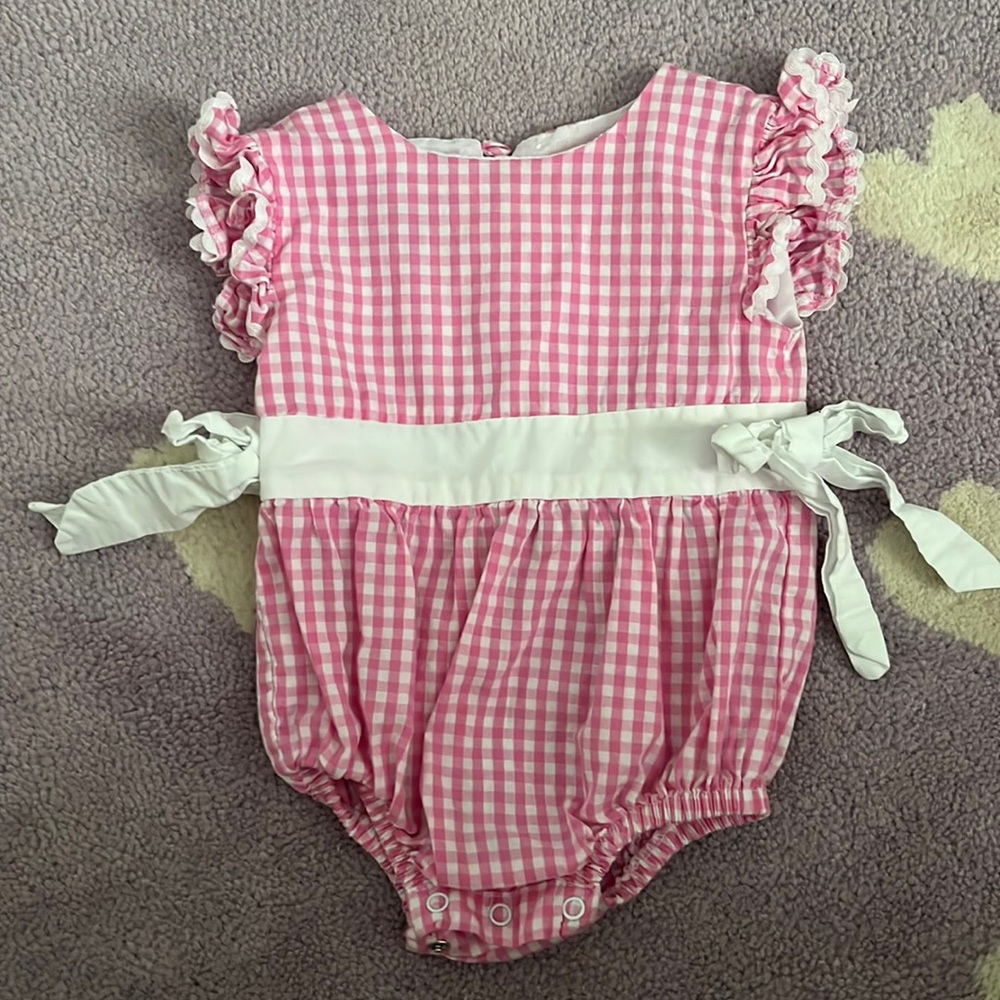 6-12 month girls lil cactus- worn once for an hour- new quality